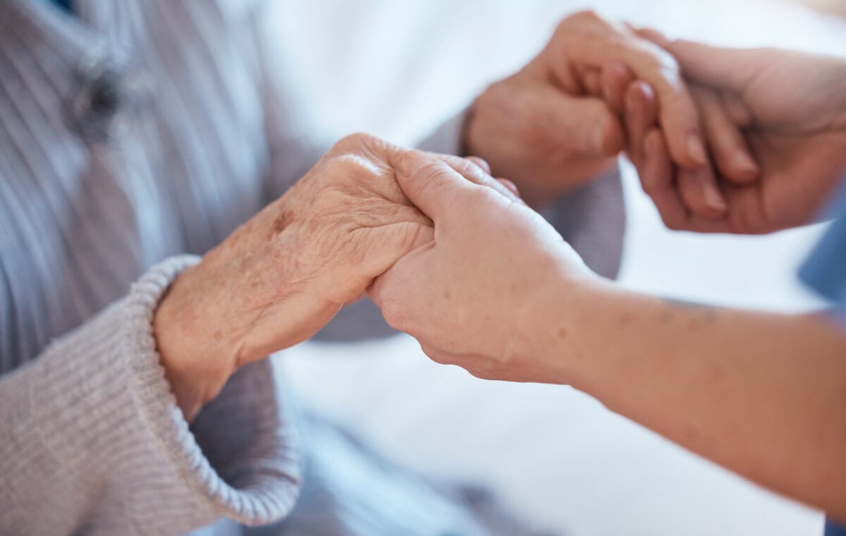 7 Ways to Communicate with Seniors Who Resist Home Care Support