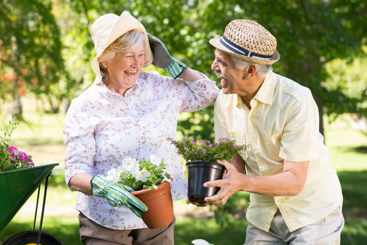 Outdoor Spring Activities to Do With Seniors